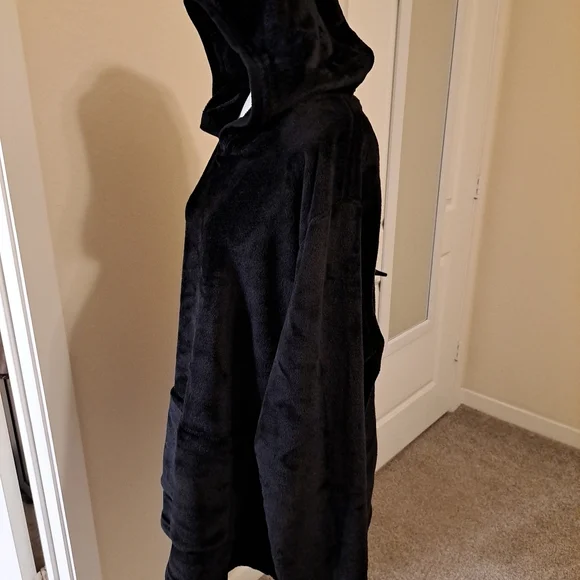 Ugg Hooded Pullover Top Furry Black XL EUC - Picture 4 of 8